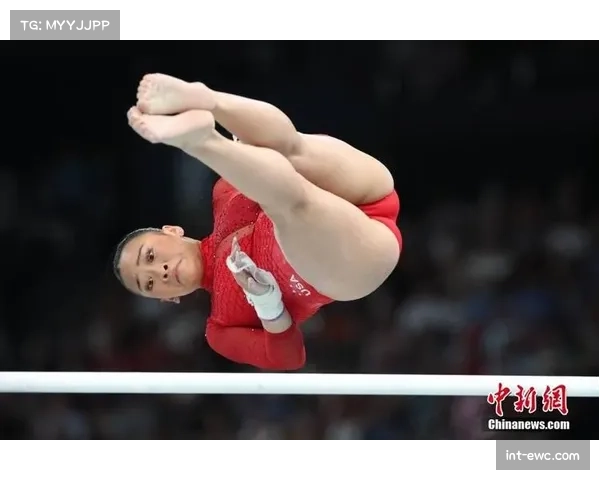 巴黎奥运会体操测试赛现场：中国选手邱祺缘高低杠器械螺丝意外松动，比赛中断20分钟